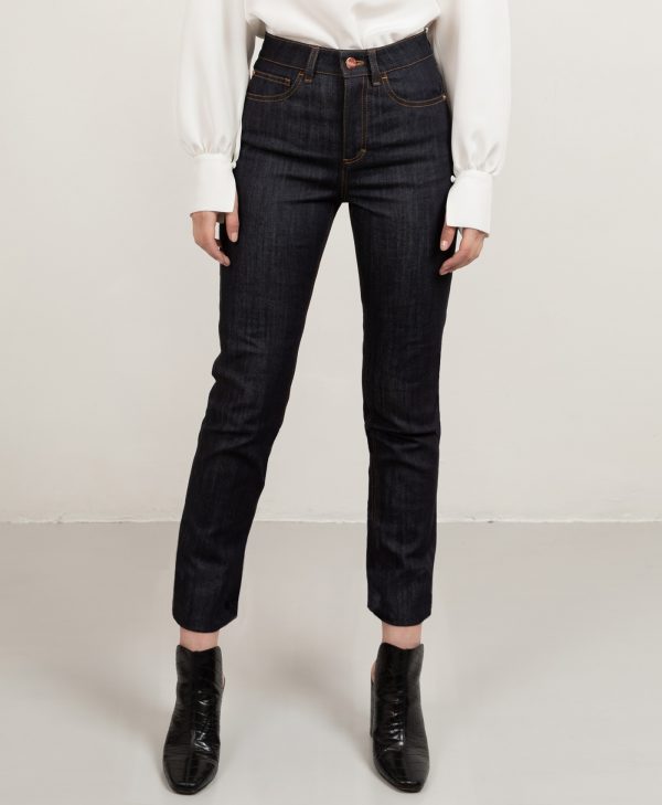 Custom fit straight jeans