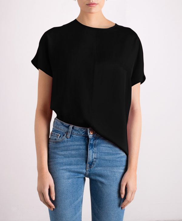 Silk top in black